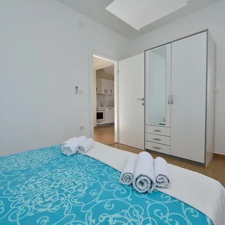 Appartement 33 *