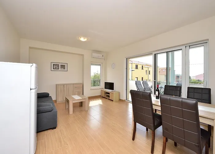 33 شقة زادار